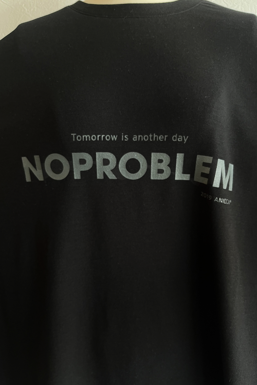 NO PROBLEM ロゴロングスリーブTシャツ