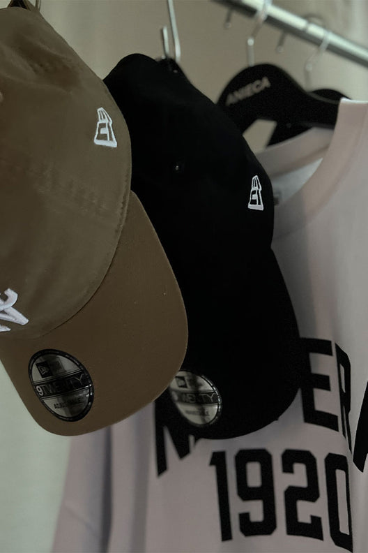 NEW ERA×ANIECA キャップ